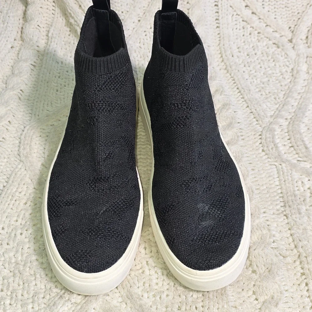 Sanctuary dare sock